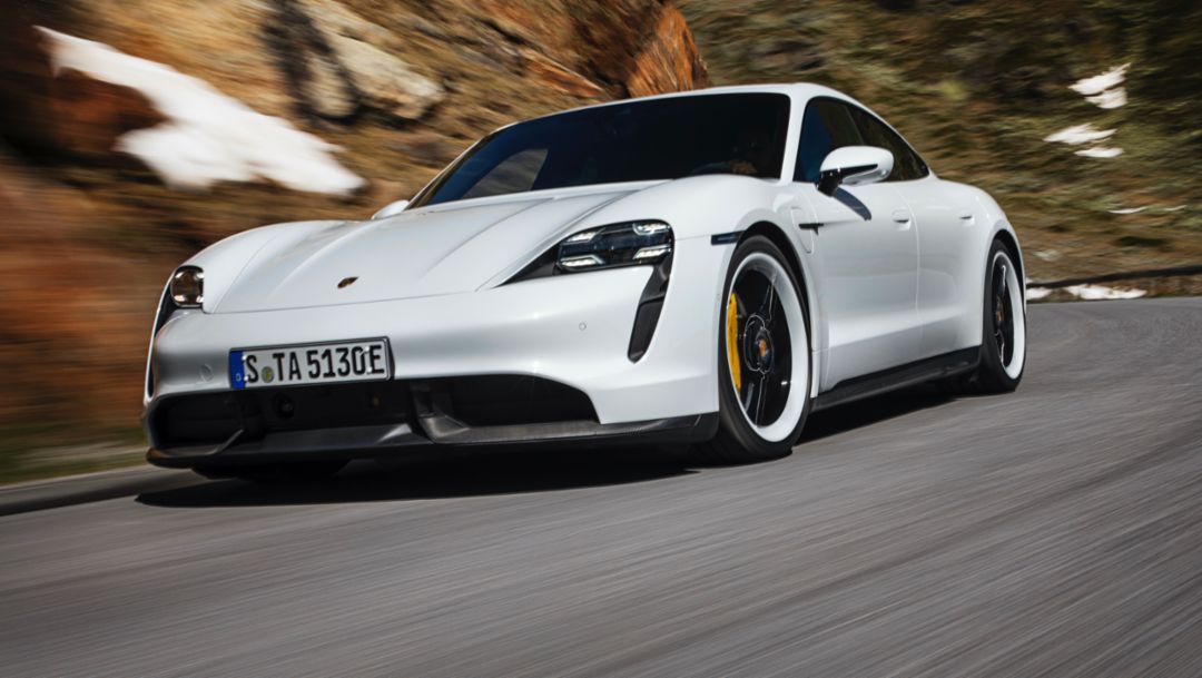 Kostenloses Software-Update für Porsche Taycan der ersten Stunde
